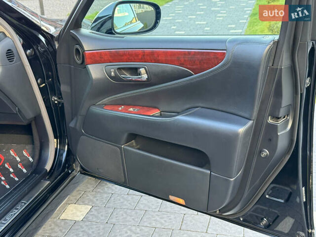 Черный Лексус ЛС, объемом двигателя 4.6 л и пробегом 251 тыс. км за 13500 $, фото 43 на Automoto.ua