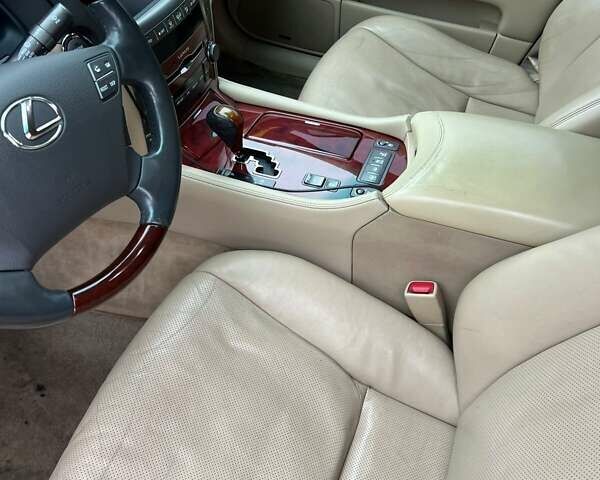 Черный Лексус ЛС, объемом двигателя 4.61 л и пробегом 259 тыс. км за 9507 $, фото 4 на Automoto.ua