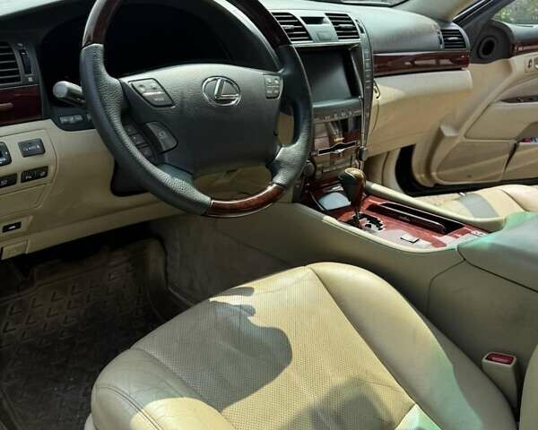 Чорний Лексус ЛС, об'ємом двигуна 4.6 л та пробігом 200 тис. км за 11800 $, фото 10 на Automoto.ua