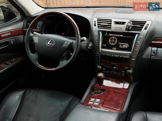 Черный Лексус ЛС, объемом двигателя 4.6 л и пробегом 175 тыс. км за 9900 $, фото 42 на Automoto.ua