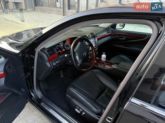 Черный Лексус ЛС, объемом двигателя 4.61 л и пробегом 258 тыс. км за 15500 $, фото 4 на Automoto.ua
