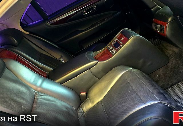 Черный Лексус ЛС, объемом двигателя 4.6 л и пробегом 190 тыс. км за 15000 $, фото 6 на Automoto.ua