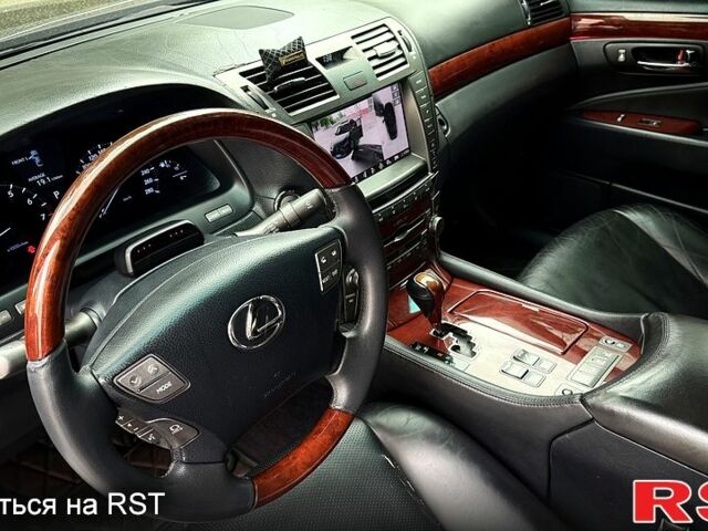 Черный Лексус ЛС, объемом двигателя 4.6 л и пробегом 200 тыс. км за 12221 $, фото 10 на Automoto.ua