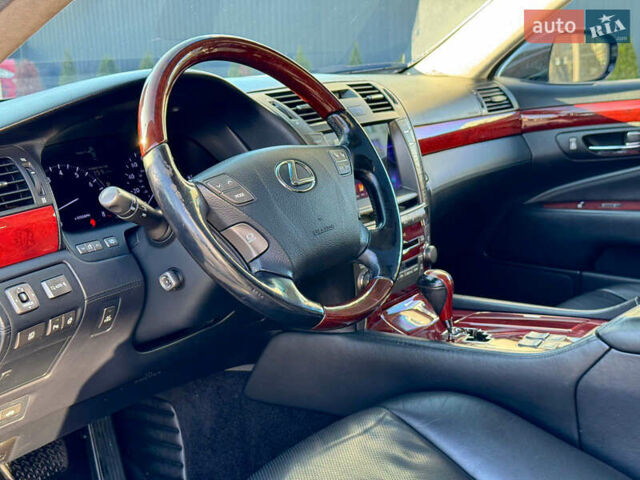 Чорний Лексус ЛС, об'ємом двигуна 4.6 л та пробігом 245 тис. км за 12700 $, фото 6 на Automoto.ua