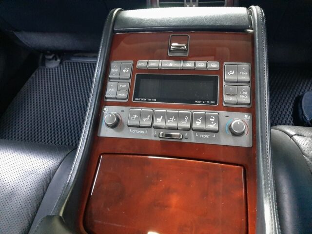 Черный Лексус ЛС, объемом двигателя 5 л и пробегом 229 тыс. км за 10500 $, фото 4 на Automoto.ua