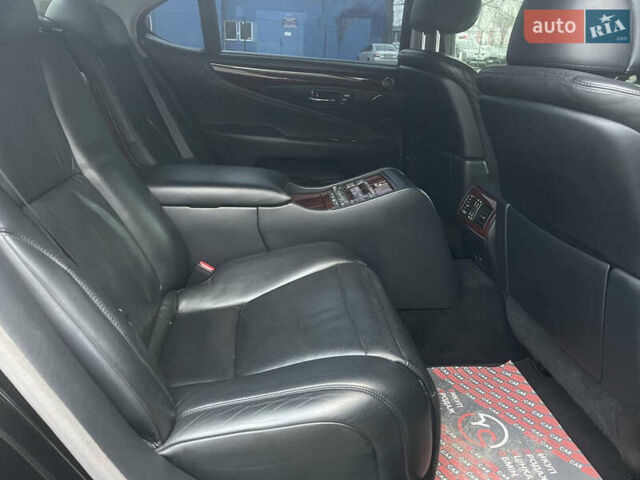 Черный Лексус ЛС, объемом двигателя 4.61 л и пробегом 235 тыс. км за 11999 $, фото 45 на Automoto.ua