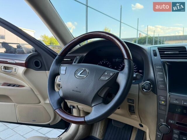 Черный Лексус ЛС, объемом двигателя 4.61 л и пробегом 235 тыс. км за 10950 $, фото 41 на Automoto.ua
