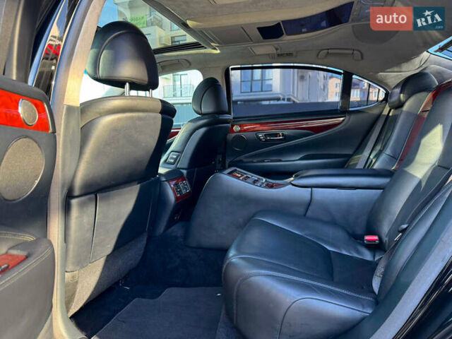 Чорний Лексус ЛС, об'ємом двигуна 4.6 л та пробігом 245 тис. км за 12700 $, фото 23 на Automoto.ua