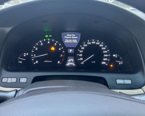 Черный Лексус ЛС, объемом двигателя 4.61 л и пробегом 393 тыс. км за 8500 $, фото 9 на Automoto.ua