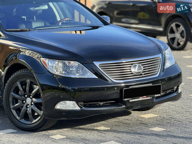 Черный Лексус ЛС, объемом двигателя 4.6 л и пробегом 251 тыс. км за 13500 $, фото 9 на Automoto.ua