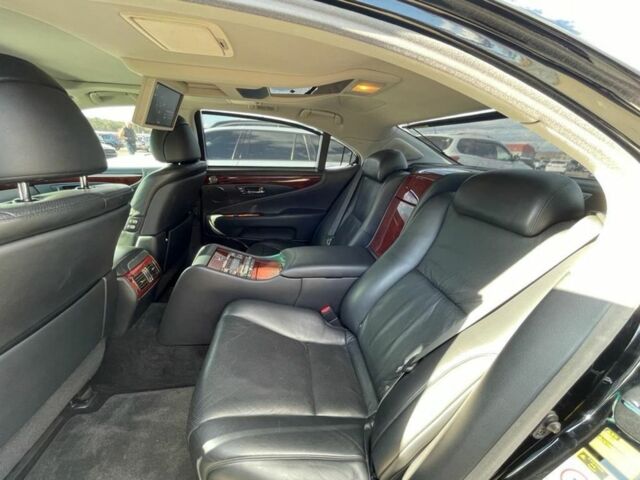 Черный Лексус ЛС, объемом двигателя 4.6 л и пробегом 142 тыс. км за 16000 $, фото 10 на Automoto.ua