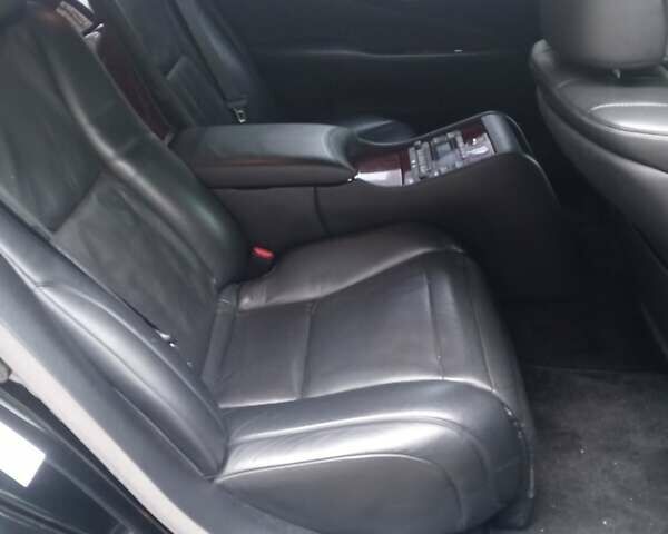 Чорний Лексус ЛС, об'ємом двигуна 4.6 л та пробігом 141 тис. км за 16000 $, фото 18 на Automoto.ua