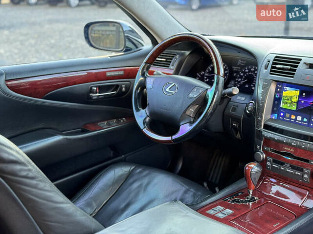 Черный Лексус ЛС, объемом двигателя 4.6 л и пробегом 251 тыс. км за 13500 $, фото 28 на Automoto.ua