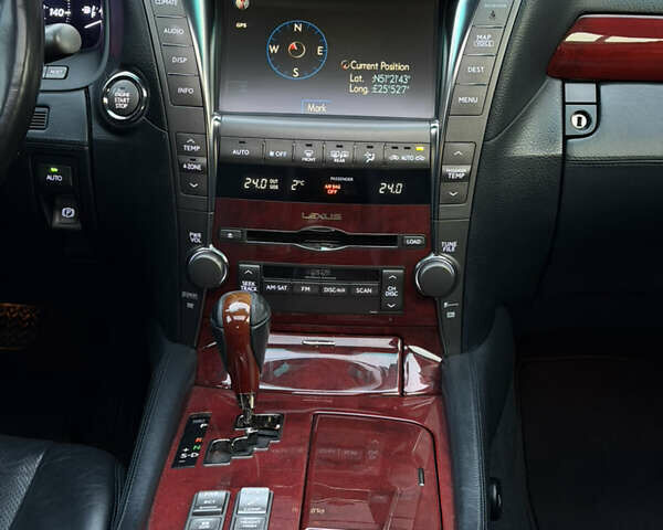 Черный Лексус ЛС, объемом двигателя 4.6 л и пробегом 236 тыс. км за 14999 $, фото 49 на Automoto.ua