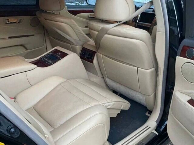 Черный Лексус ЛС, объемом двигателя 4.6 л и пробегом 130 тыс. км за 14000 $, фото 5 на Automoto.ua