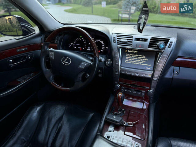 Черный Лексус ЛС, объемом двигателя 4.61 л и пробегом 300 тыс. км за 9900 $, фото 6 на Automoto.ua