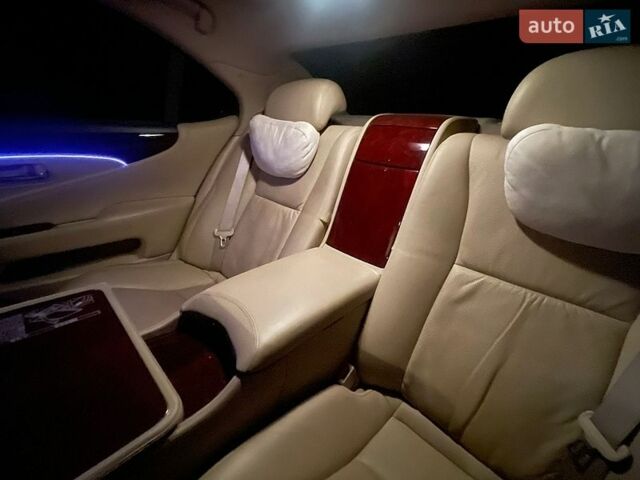 Черный Лексус ЛС, объемом двигателя 4.6 л и пробегом 260 тыс. км за 11990 $, фото 20 на Automoto.ua