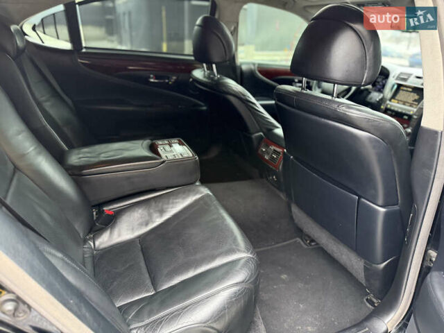 Чорний Лексус ЛС, об'ємом двигуна 4.6 л та пробігом 260 тис. км за 6999 $, фото 50 на Automoto.ua