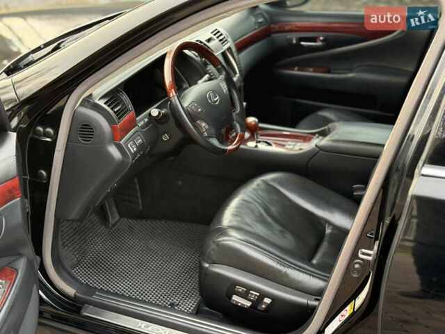 Черный Лексус ЛС, объемом двигателя 4.97 л и пробегом 222 тыс. км за 9900 $, фото 13 на Automoto.ua