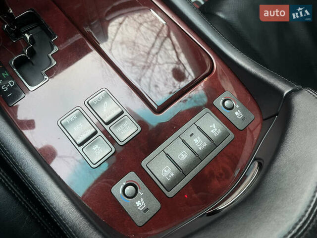 Черный Лексус ЛС, объемом двигателя 4.61 л и пробегом 235 тыс. км за 11999 $, фото 5 на Automoto.ua