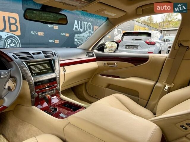 Черный Лексус ЛС, объемом двигателя 4.61 л и пробегом 181 тыс. км за 7900 $, фото 13 на Automoto.ua