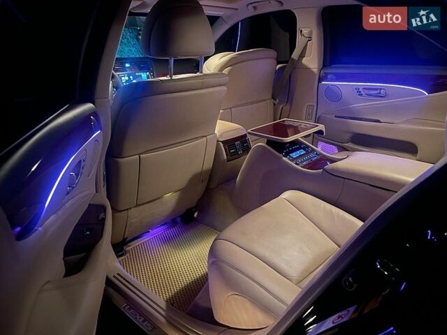 Черный Лексус ЛС, объемом двигателя 4.6 л и пробегом 260 тыс. км за 11990 $, фото 18 на Automoto.ua