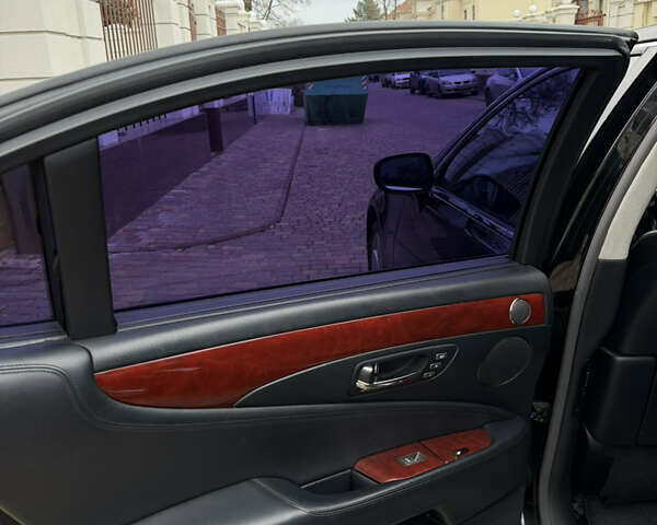 Черный Лексус ЛС, объемом двигателя 4.61 л и пробегом 200 тыс. км за 10900 $, фото 15 на Automoto.ua