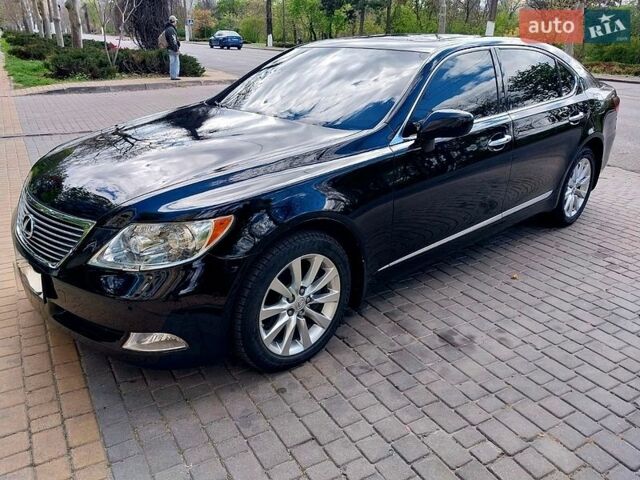 Черный Лексус ЛС, объемом двигателя 4.6 л и пробегом 227 тыс. км за 11000 $, фото 1 на Automoto.ua