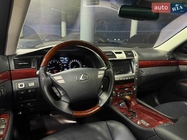 Черный Лексус ЛС, объемом двигателя 4.61 л и пробегом 220 тыс. км за 11500 $, фото 29 на Automoto.ua
