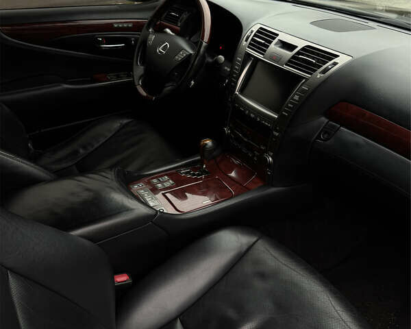 Чорний Лексус ЛС, об'ємом двигуна 4.61 л та пробігом 275 тис. км за 9900 $, фото 1 на Automoto.ua