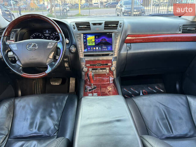 Черный Лексус ЛС, объемом двигателя 4.6 л и пробегом 251 тыс. км за 13500 $, фото 26 на Automoto.ua