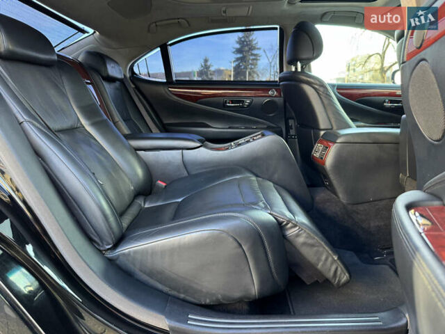 Черный Лексус ЛС, объемом двигателя 4.6 л и пробегом 251 тыс. км за 12500 $, фото 36 на Automoto.ua