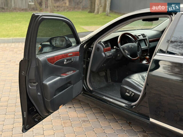 Черный Лексус ЛС, объемом двигателя 4.97 л и пробегом 222 тыс. км за 9900 $, фото 15 на Automoto.ua