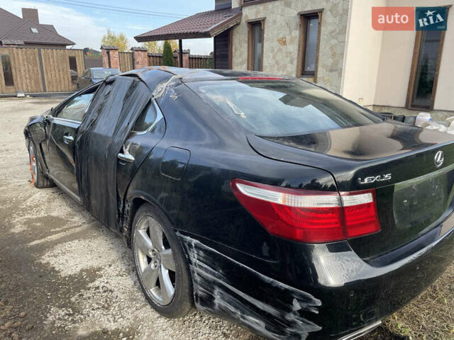Черный Лексус ЛС, объемом двигателя 4.61 л и пробегом 180 тыс. км за 5300 $, фото 2 на Automoto.ua