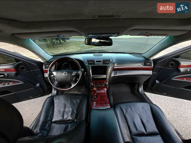 Лексус ЛС 2007 в Днепре (Днепропетровске) на Automoto.ua Черный Лексус ЛС, объемом двигателя 4.61 л и пробегом 350 тыс. км за 9999 $, фото 9 на Automoto.ua