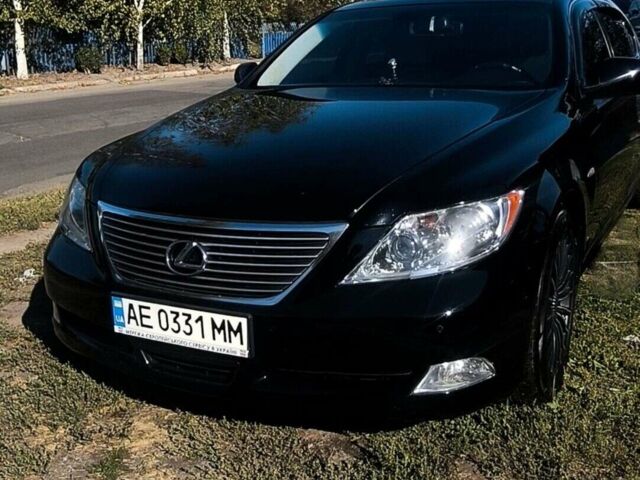 Черный Лексус ЛС, объемом двигателя 4.6 л и пробегом 170 тыс. км за 13500 $, фото 1 на Automoto.ua