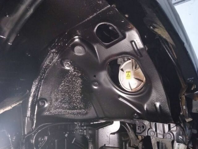 Черный Лексус ЛС, объемом двигателя 4.6 л и пробегом 176 тыс. км за 8500 $, фото 20 на Automoto.ua