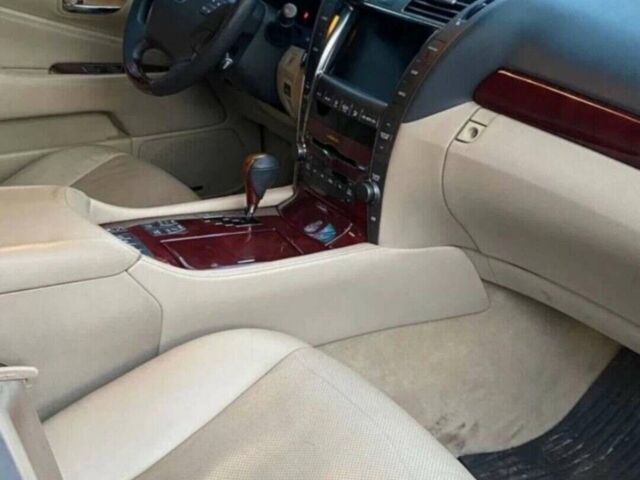 Черный Лексус ЛС, объемом двигателя 4.6 л и пробегом 130 тыс. км за 14000 $, фото 4 на Automoto.ua