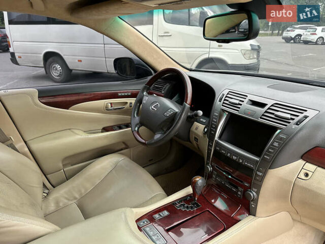 Черный Лексус ЛС, объемом двигателя 4.61 л и пробегом 226 тыс. км за 5999 $, фото 12 на Automoto.ua