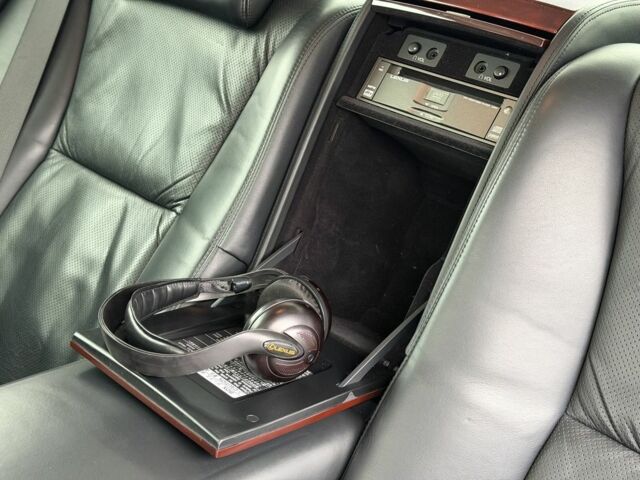 Черный Лексус ЛС, объемом двигателя 4.6 л и пробегом 277 тыс. км за 14999 $, фото 19 на Automoto.ua