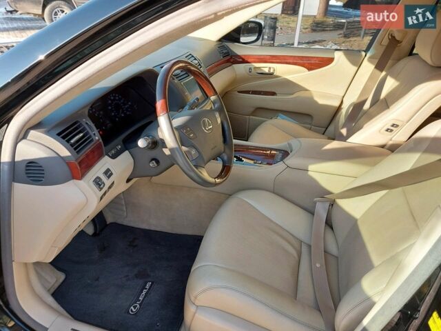 Черный Лексус ЛС, объемом двигателя 4.6 л и пробегом 160 тыс. км за 22499 $, фото 7 на Automoto.ua