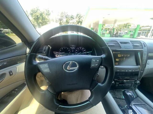Черный Лексус ЛС, объемом двигателя 4.6 л и пробегом 267 тыс. км за 13500 $, фото 10 на Automoto.ua