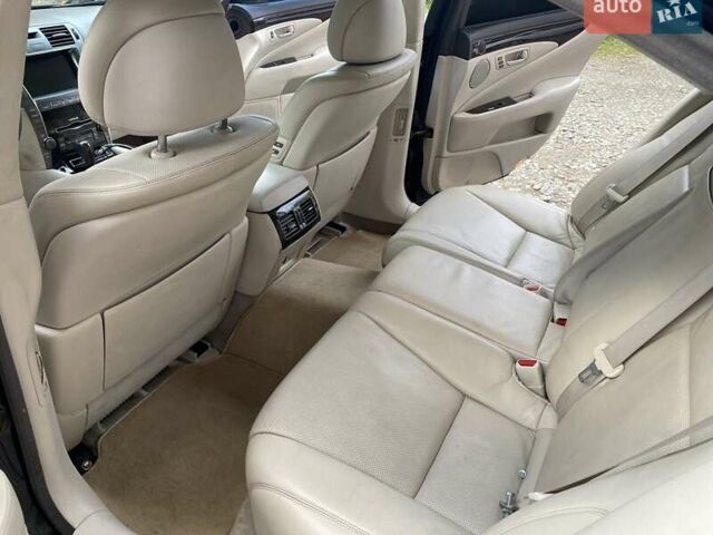 Чорний Лексус ЛС, об'ємом двигуна 4.61 л та пробігом 290 тис. км за 7999 $, фото 12 на Automoto.ua