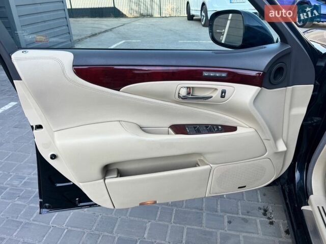 Черный Лексус ЛС, объемом двигателя 4.61 л и пробегом 262 тыс. км за 9500 $, фото 12 на Automoto.ua