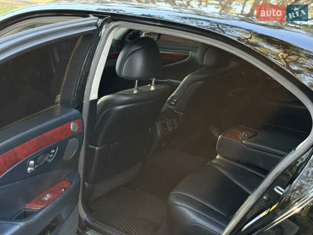 Чорний Лексус ЛС, об'ємом двигуна 4.61 л та пробігом 242 тис. км за 12600 $, фото 9 на Automoto.ua