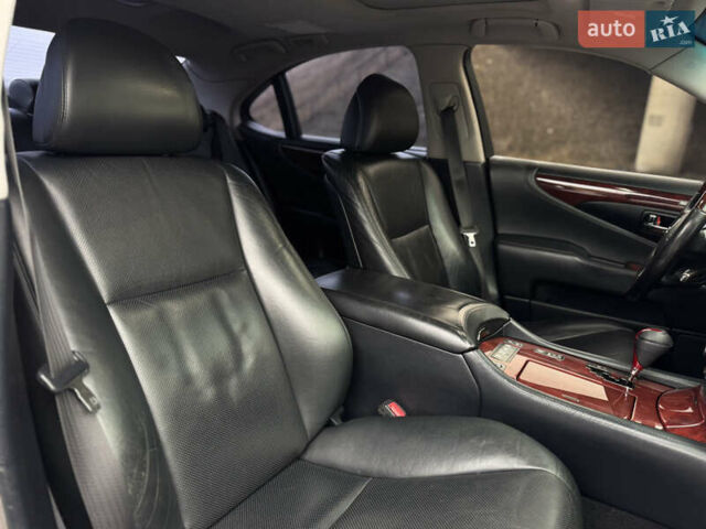 Черный Лексус ЛС, объемом двигателя 4.61 л и пробегом 308 тыс. км за 11999 $, фото 54 на Automoto.ua