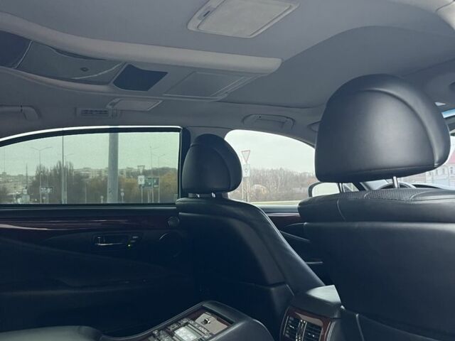 Черный Лексус ЛС, объемом двигателя 4.6 л и пробегом 230 тыс. км за 13800 $, фото 19 на Automoto.ua