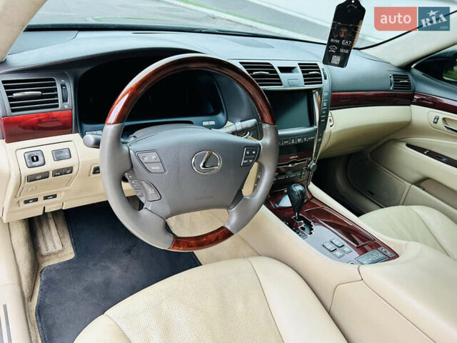 Черный Лексус ЛС, объемом двигателя 4.61 л и пробегом 200 тыс. км за 13900 $, фото 15 на Automoto.ua