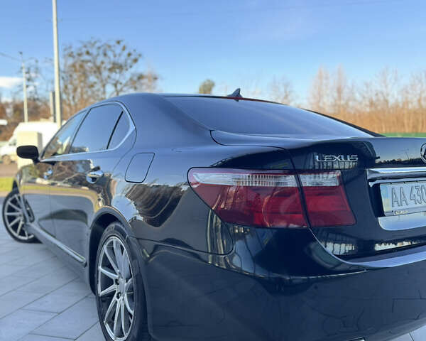 Черный Лексус ЛС, объемом двигателя 4.6 л и пробегом 215 тыс. км за 12400 $, фото 4 на Automoto.ua