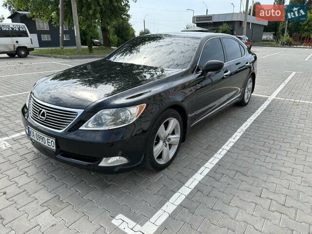 Черный Лексус ЛС, объемом двигателя 4.6 л и пробегом 180 тыс. км за 15700 $, фото 2 на Automoto.ua